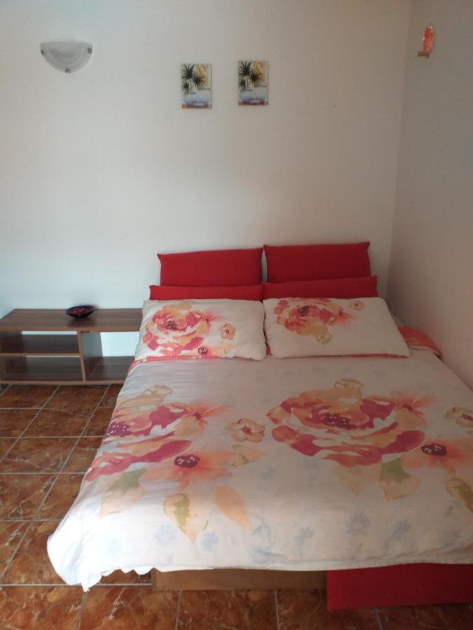 Apartmani Marijanovic Vir Exterior photo