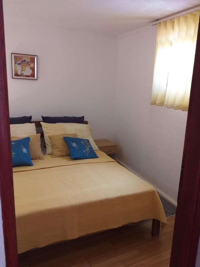 Apartmani Marijanovic Vir Exterior photo